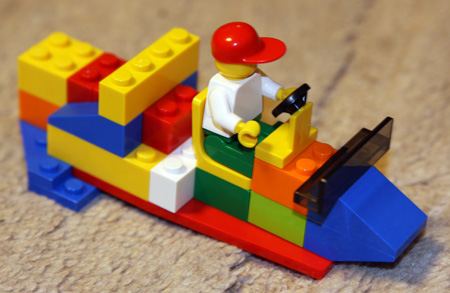 LEGO02_blg.jpg